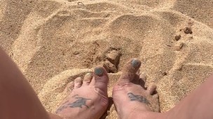BBW step mom MILF foot fetish wrinkles soles and long toes in the sand