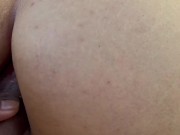 ELLA BAJA SUS JEANS PARA QUE LE FOLLEN SU RICO CULOTE AL AIRE LIBRE!! 5/16