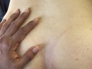 ELLA BAJA SUS JEANS PARA QUE LE FOLLEN SU RICO CULOTE AL AIRE LIBRE!!