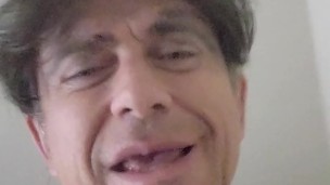 HAVE A SEAT AND SHOW ME YOUR COCK MAN MAOLO!