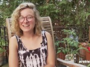 Ersties - Die schöne Zirkusartistin Manu zeigt eine heiße Nummer mit sich selbst 16/16