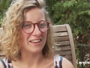 Ersties - Die schöne Zirkusartistin Manu zeigt eine heiße Nummer mit sich selbst 4/16