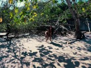 What You Didn’t Expect to See on a Tropical Beach 🏖️😆 peeing, urinating, taking a leak, xixi 10/16