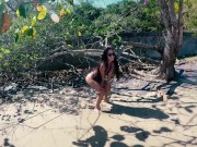 What You Didn’t Expect to See on a Tropical Beach 🏖️😆 peeing, urinating, taking a leak, xixi 8/16