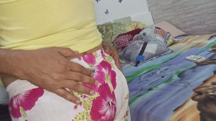 OLD MAN SEDUCES HIS STEPDAUGHTER TO SMASH HER ASS ON THE COUCH