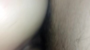 Me chupa la verga para cabalgarla.