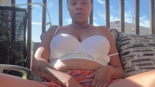 german MILF squirts OUTSIDE