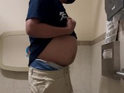 Jakol sa banyo habang breaktime