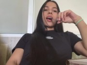 Viral Colegiala después de tomar una breve clase, llega a casa sola y se masturba a chorros, squirt 1/16