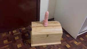 los consoladores en la caja😛