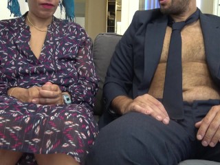 Türkiye’deki İngiliz iş adamı evli çalışanına büyük penisini emmesini söyledi