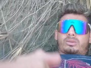 Hombre hetero latino masturbándose rico en la orilla del mar y se corre bastante | 2da Parte