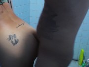 Sorprendí a mi hermanastro masturbandose con mis bragas!!