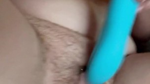 Amateur milf testing out her new toy