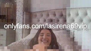 Clit Rubbing And Showing My Juicy Ass