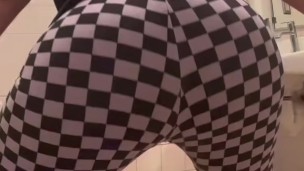 See my Jiggly Ass Bounce