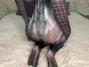 Девушка паук сладко мастурбирует своими пальчиками - Screenshot 1 of 16 - HD