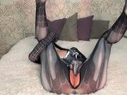 Девушка паук сладко мастурбирует своими пальчиками - Screenshot 10 of 16 - Finger