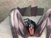 Девушка паук сладко мастурбирует своими пальчиками - Screenshot 11 of 16 - HD