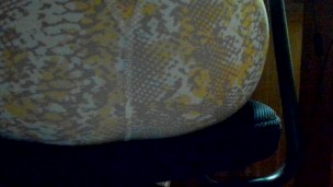 お腹ゆるゆる腹痛我慢しながらぶりぶり連発おなら。