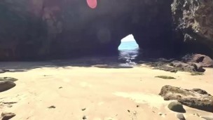 【個人撮影】伊豆🏖️海に行く前に駐車場に止めた車の中でイチャイチャして生SEXまでする素人カップル♡最後は人が近くに来て中断しました...💔／Japanese amateur hentai