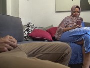 مصرية تتصل بالشرطة بعد أن أظهر لها رجل عضوه الذكري الكبير 2/16