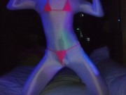 暗闇で淫らに映えるマイクロビキニ！マイ○ロディ(♂️)が暗闇でオナニーしてみた💡腰ガクガクしながらイクとこ見てて…💓【サ○リオドピューロランド】【ハロウィン】 - Screenshot 4 of 16 - Cosplay