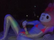 暗闇で淫らに映えるマイクロビキニ！マイ○ロディ(♂️)が暗闇でオナニーしてみた💡腰ガクガクしながらイクとこ見てて…💓【サ○リオドピューロランド】【ハロウィン】