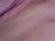 تفرك كسها وتنزل شهوتها وتصور لزوجها - Screenshot 16 of 16 - HD