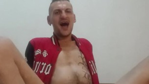 BEL MASCHIO ROMA IS ALONE AT HOME AND WANNA PLAY WITH A VERY VERY BIG BIG .....EHM TAKE. A look guys