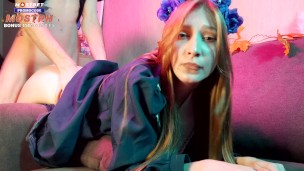 Что Делать на Хэллоуин? Пригласить Незнакомца для Секса!