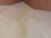 close up pussy pisses in tub while spread open - Screenshot 15 of 16 - Girls Peeing