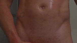 Fit guy blows his load