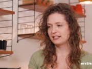 Ersties - Squirting und Doppelpenetration über dem Spiegel 15/16