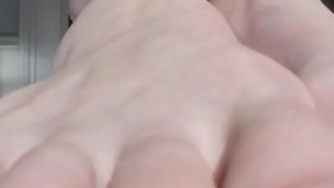 Sun Fresh Feet Straight Edge Oil Massage Dangling Close Up Cock Twink Shorties