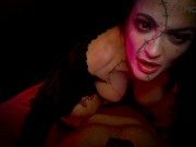 La moglie ninfomane di Beetlejiuce mi fa un pompino con sborrata in faccia ad Halloween 8/16