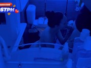 Лучшие друзья закрылись в ванной во время вечеринки 4/16