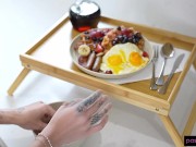 Ashlyn Angel Spreads Her Pussy Wide For Breakfast 2/16