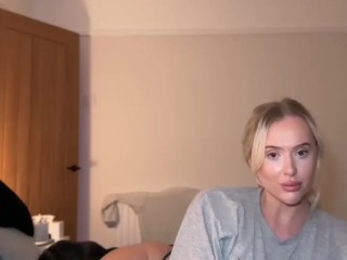 CUTE 18TEEN YEAR OLD BLONDE DOES NIGHTTIME STRETCHES (GUESS WHAT I REMOVE FIRST)