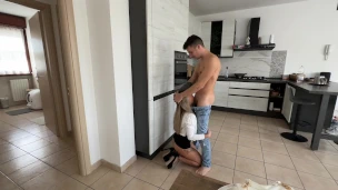 MILF ITALIANA AMATORIALE – dottoressa milf si fa inculare e sborrare nel culo da giovane paziente ( anale italiano )