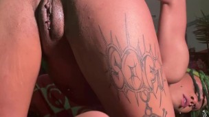 PRETTY ANAL VIRGIN STRETCHES ASSHOLE!