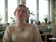 Ersties - Das süße Baby Ally kommt mit einem Sexspielzeug aus Glas 12/16