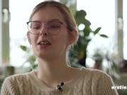 Ersties - Das süße Baby Ally kommt mit einem Sexspielzeug aus Glas 16/16