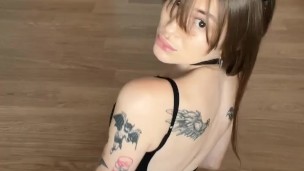 Beautiful bitch shows her ass💕