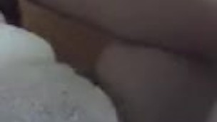 Fiquei toda molhada e gozei no consolo