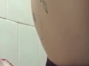 Igual uma cachorrinha balançando rabinho por pica