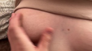 Люблю лапать сиськи своей школьницы среди дня