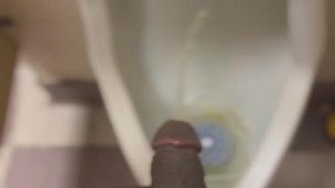 Had to piss at MCDONALDS and Got HORNY!!