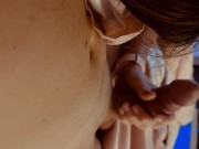 Une femme française masse une bite jusqu'à ce qu'elle éjacule massivement 💦🔥 3/16