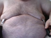 Gewichte an meinen Titten